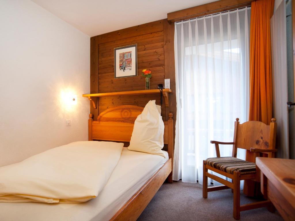 Ambiente Guesthouse Саас-Фее Стая снимка