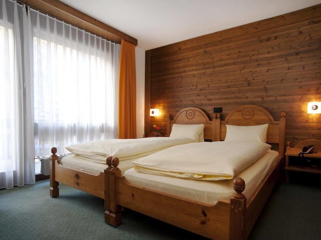 Ambiente Guesthouse Саас-Фее Екстериор снимка
